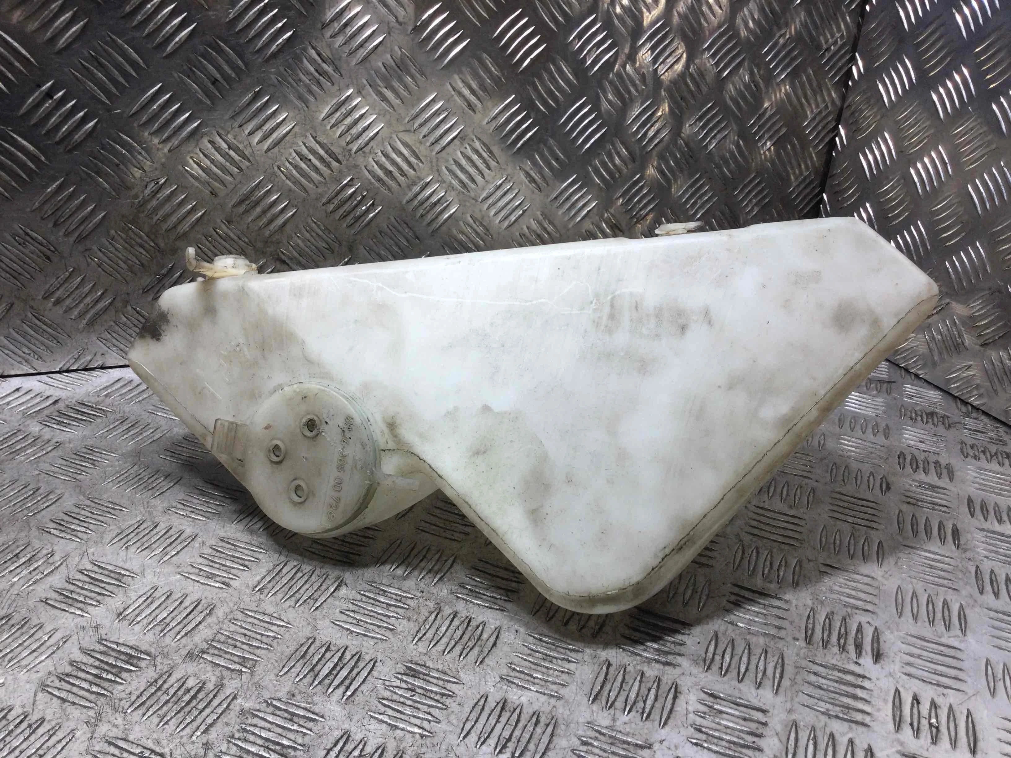 Бачок омывателя Mercedes A-klasse W168 (1997-2001) бензин 1.4 i Автомат Х/б