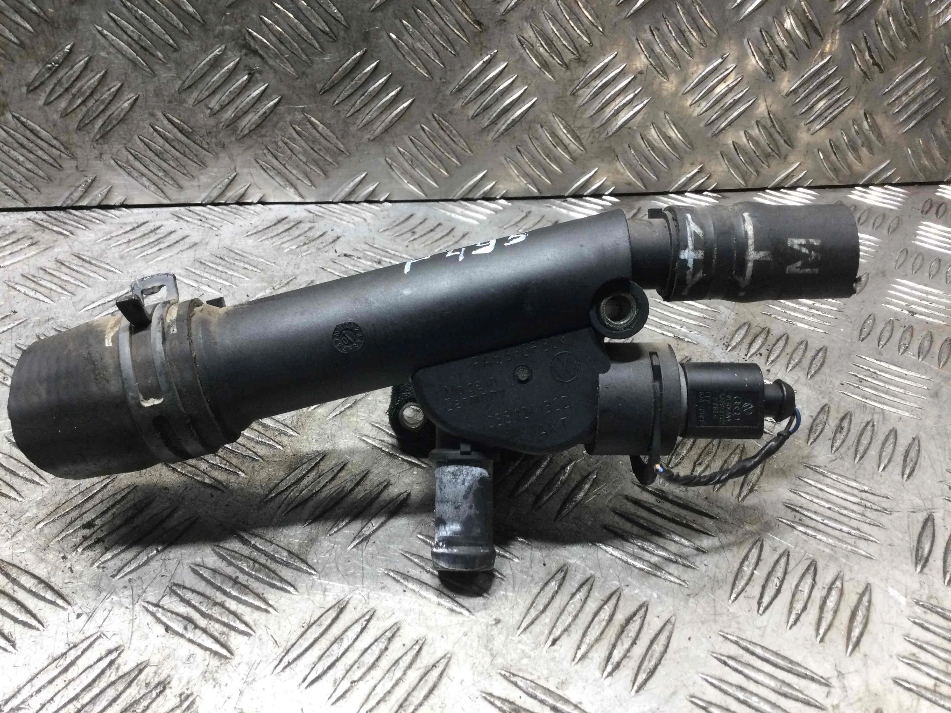 Фланец (тройник) системы охлаждения Audi A2 A2 (8Z) 2000 - 2005 дизель 1.4 TDI Механика Х/б