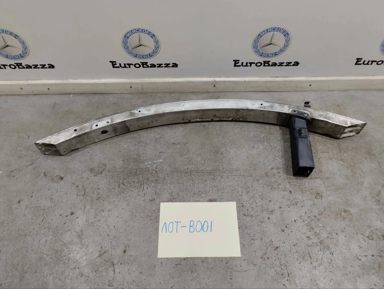 Усилитель бампера задний Mercedes W219