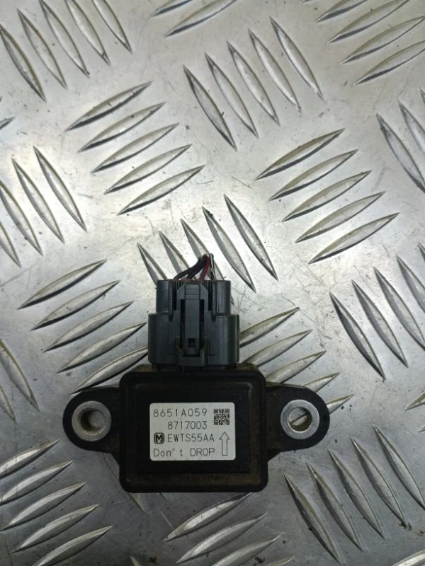 Датчик курсовой устойчивости Mitsubishi Pajero Sport Ii (2008-2017) 2013 8651A059