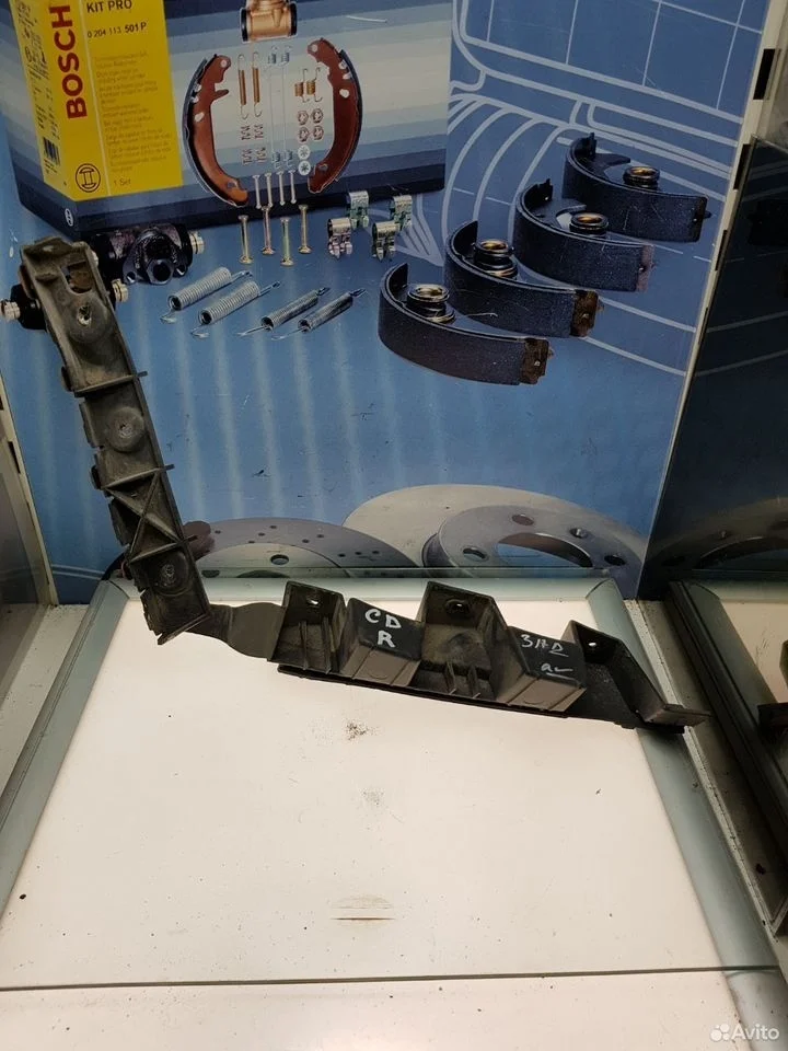 Направляющая заднего бампера правая opel corsa d