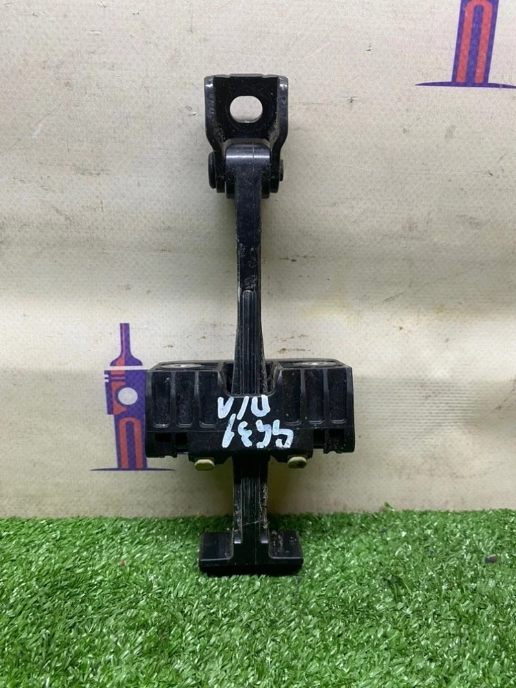 Ограничитель двери BMW F30