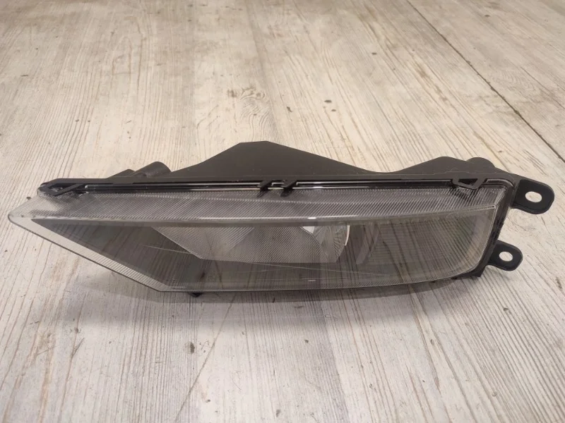 Противотуманная фара VW Tiguan 2 2016- AD1