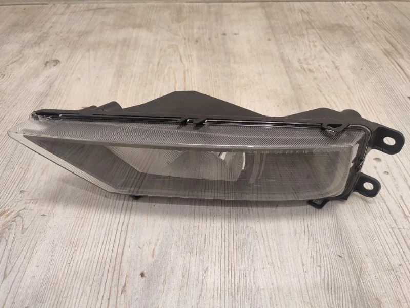 Противотуманная фара VW Tiguan 2 2016- AD1