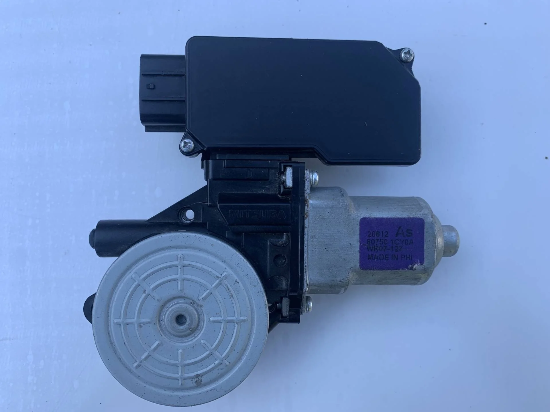 Мотор стеклоподъемника правый Infiniti QX70