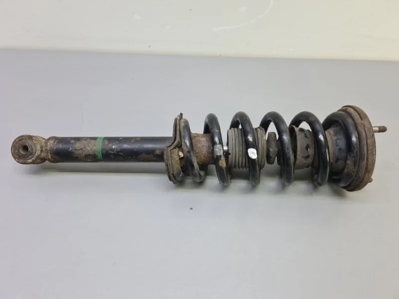 Стойка амортизатора Mitsubishi Pajero 2007 4