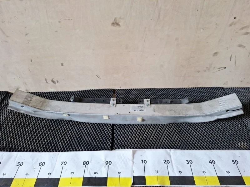 Усилитель бампера Audi A8 2009 4E0807111A D3 BVJ 4.2, передний