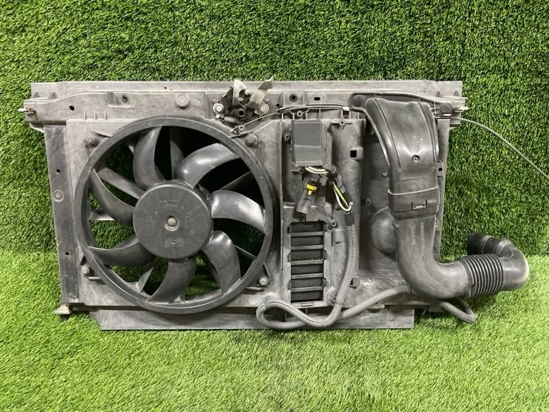 Вентилятор охлаждения двигателя Peugeot 307 9652946080 EW12J4