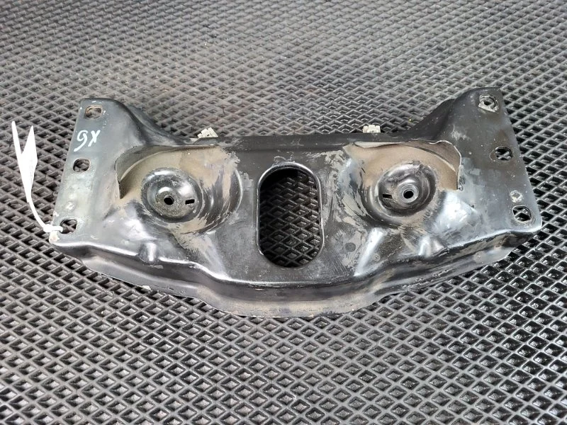 Балка под КПП Porsche Panamera 2010 97037503302 970 M46.20, передняя