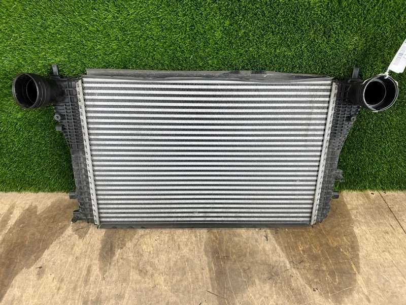 Интеркулер Volkswagen Tiguan 2011 1K0145803T 5N CCZ 2.0T