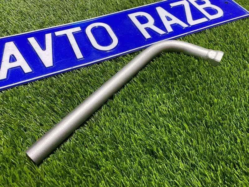 Ключ балонный Audi A8 2010 8N0012219 4E BFM 4.2