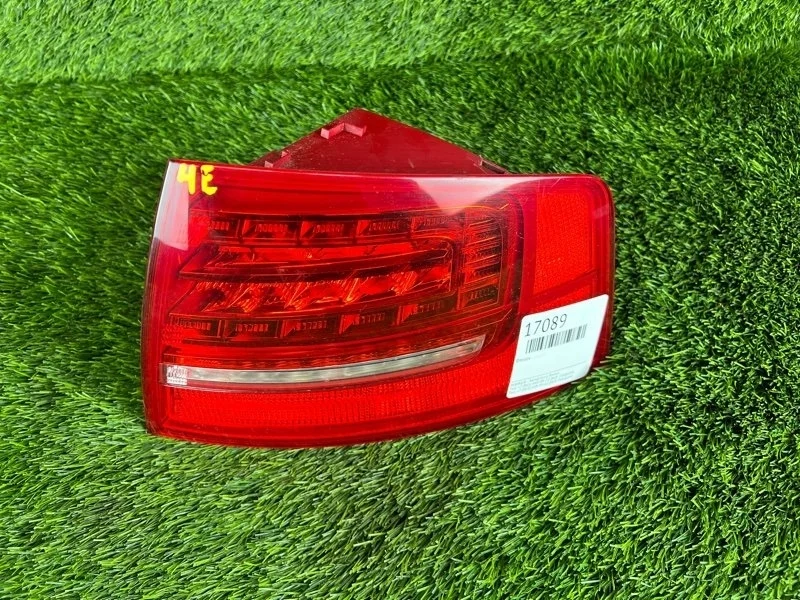 Фонарь задний Audi A8 2009 4E0945096H D3 BVJ 4.2, правый