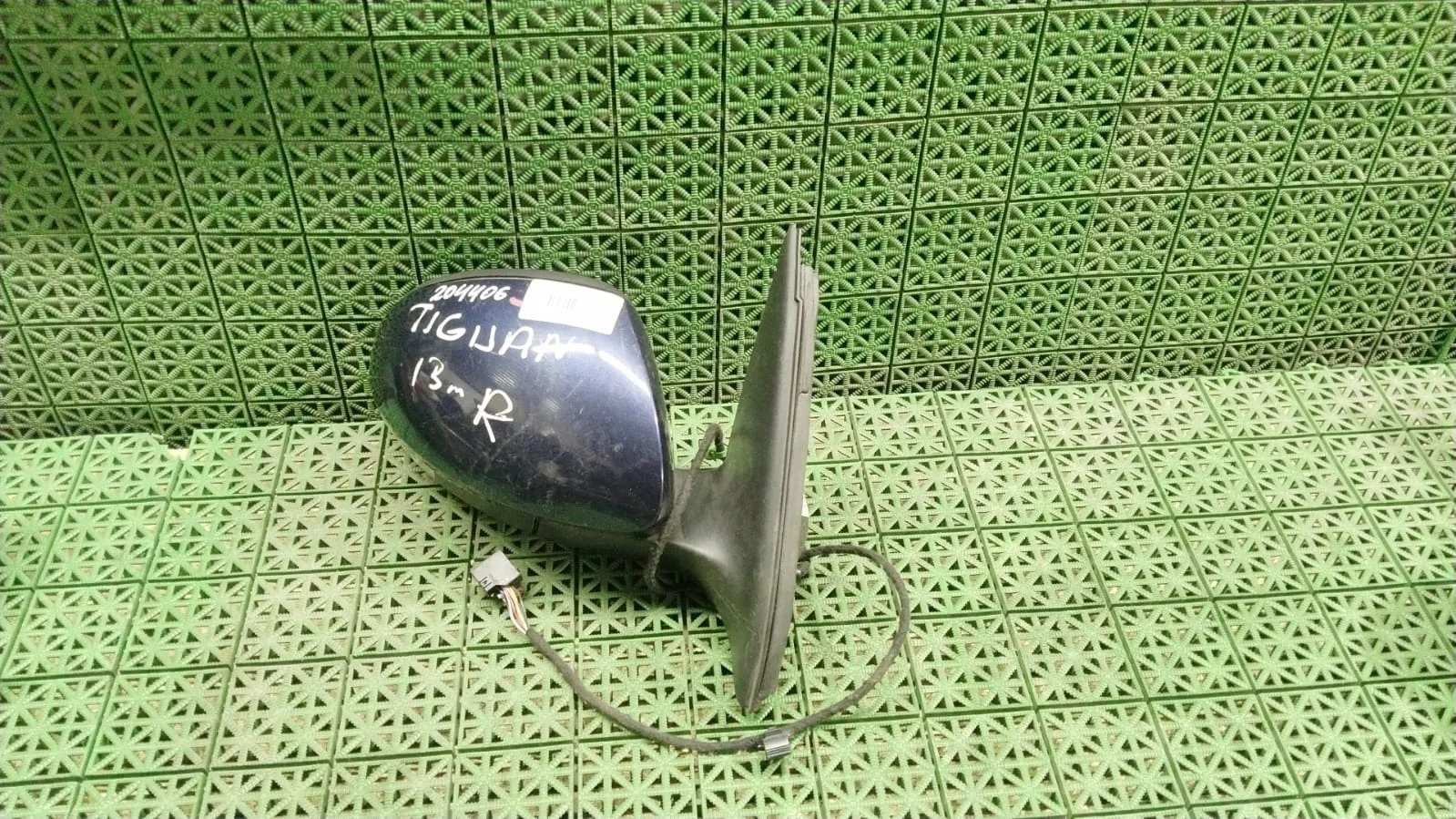 Зеркало VOLKSWAGEN TIGUAN 2008- электрическое правое 6 контактов синее б/у TIGUAN(2007-2017)