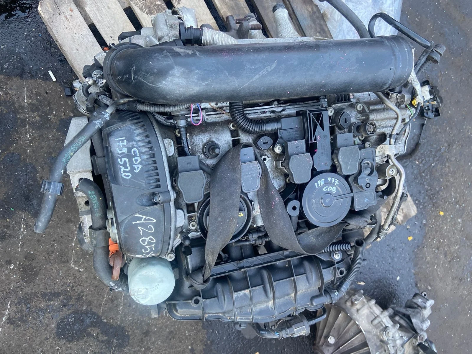 Маслоотделитель системы вентиляции картера AUDI A3, A4 8K, SKODA OCTAVIA 1Z, VOLKSWAGEN GOLF 5/5+/6, JETTA5/6, PASSAT B6/B7/CC, TIGUAN 1,8 CDAA 2004- блок б/у A3(2004-2013);OCTAVIA 1Z(2004-2012);GOLF 5(2004-2009);PASSAT B6(2005-2010);PASSAT B7(2011-2015)