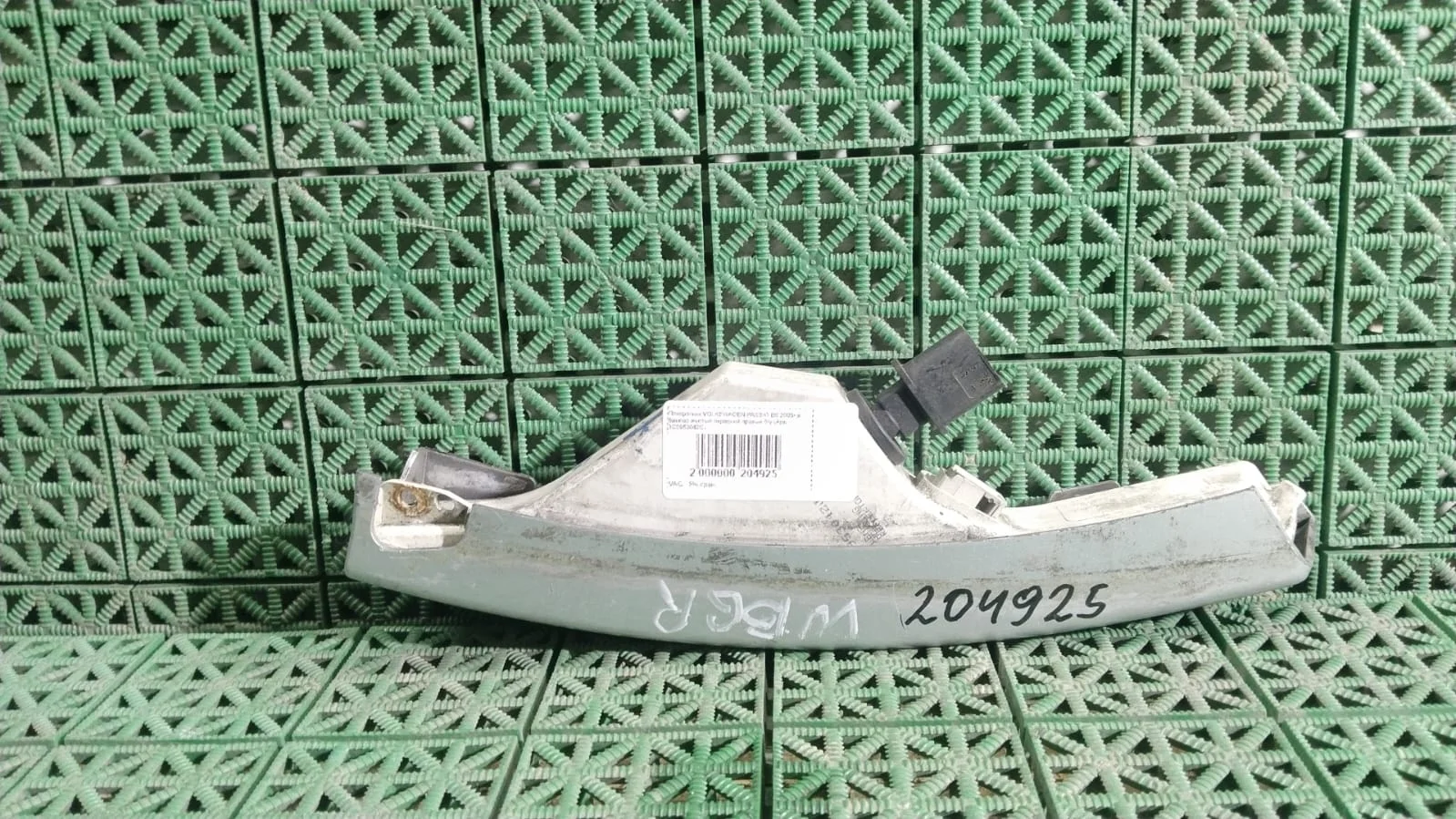 Поворотник VOLKSWAGEN PASSAT B6 2005- в бампер желтый передний правый б/у PASSAT B6(2005-2010)