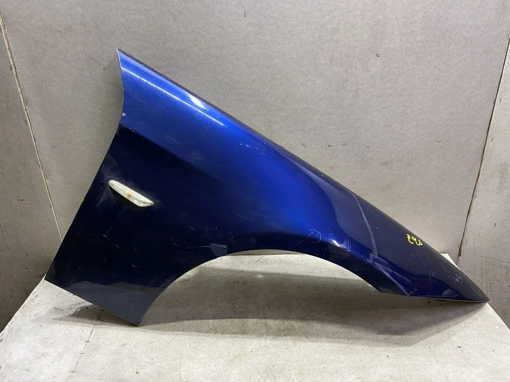 Крыло переднее правое BMW E90 LCI