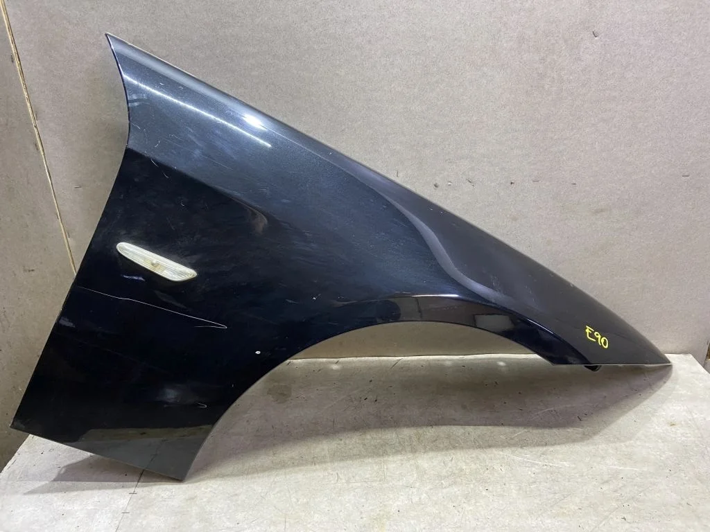 Крыло правое BMW E90