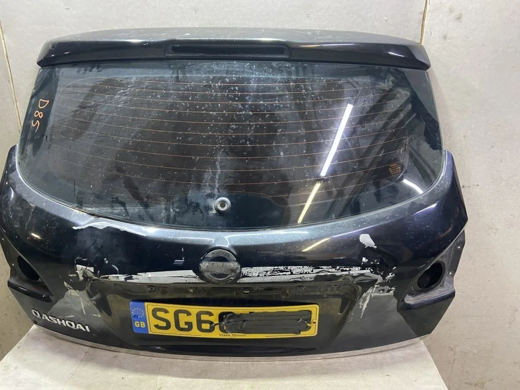 Стекло багажника Nissan Qashqai J10