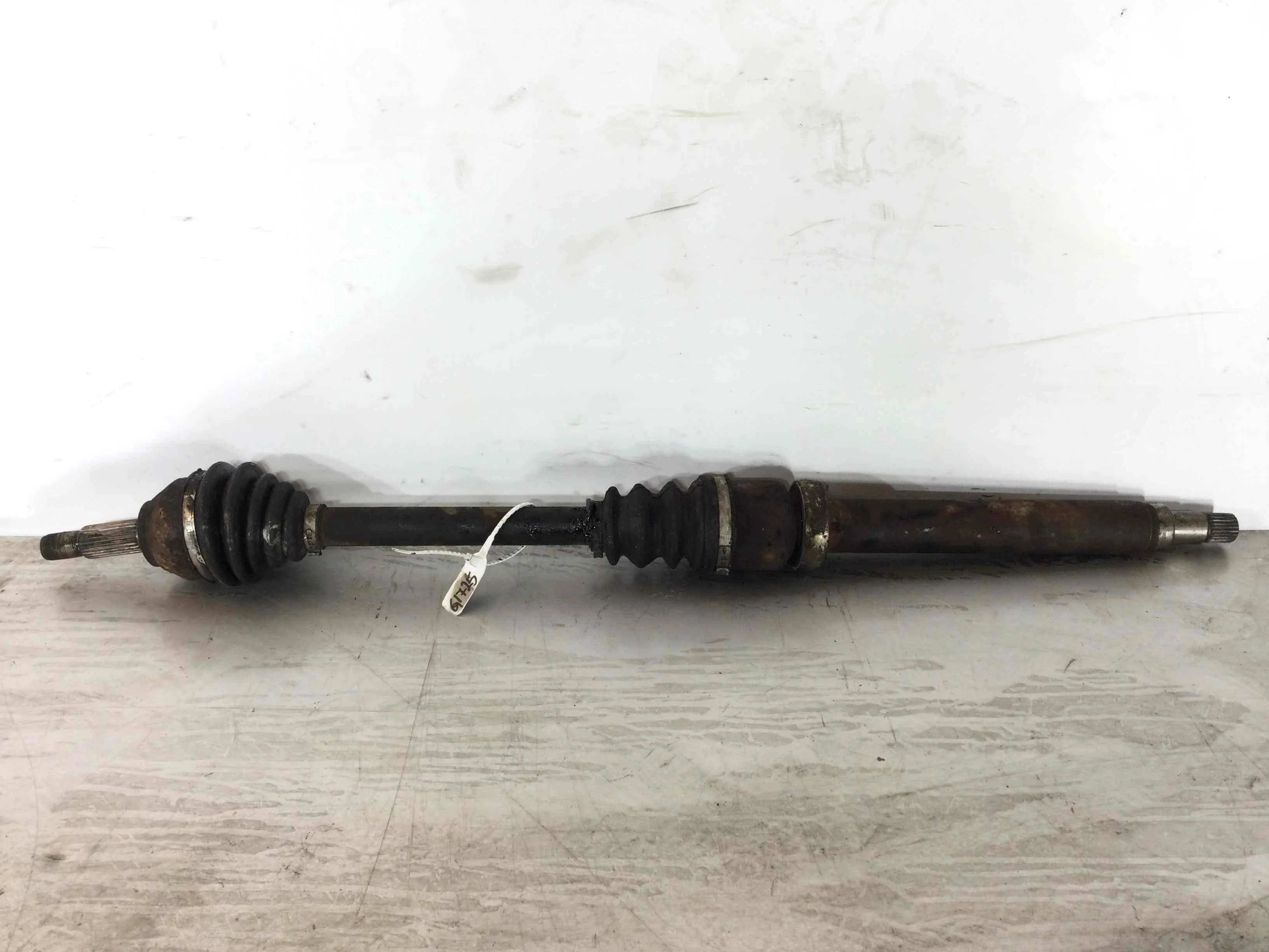 Полуось передняя правая (приводной вал, ШРУС) Ford Focus 1 поколение [рестайлинг] (2001-2005) бензин 1.6 i Механика Х/б