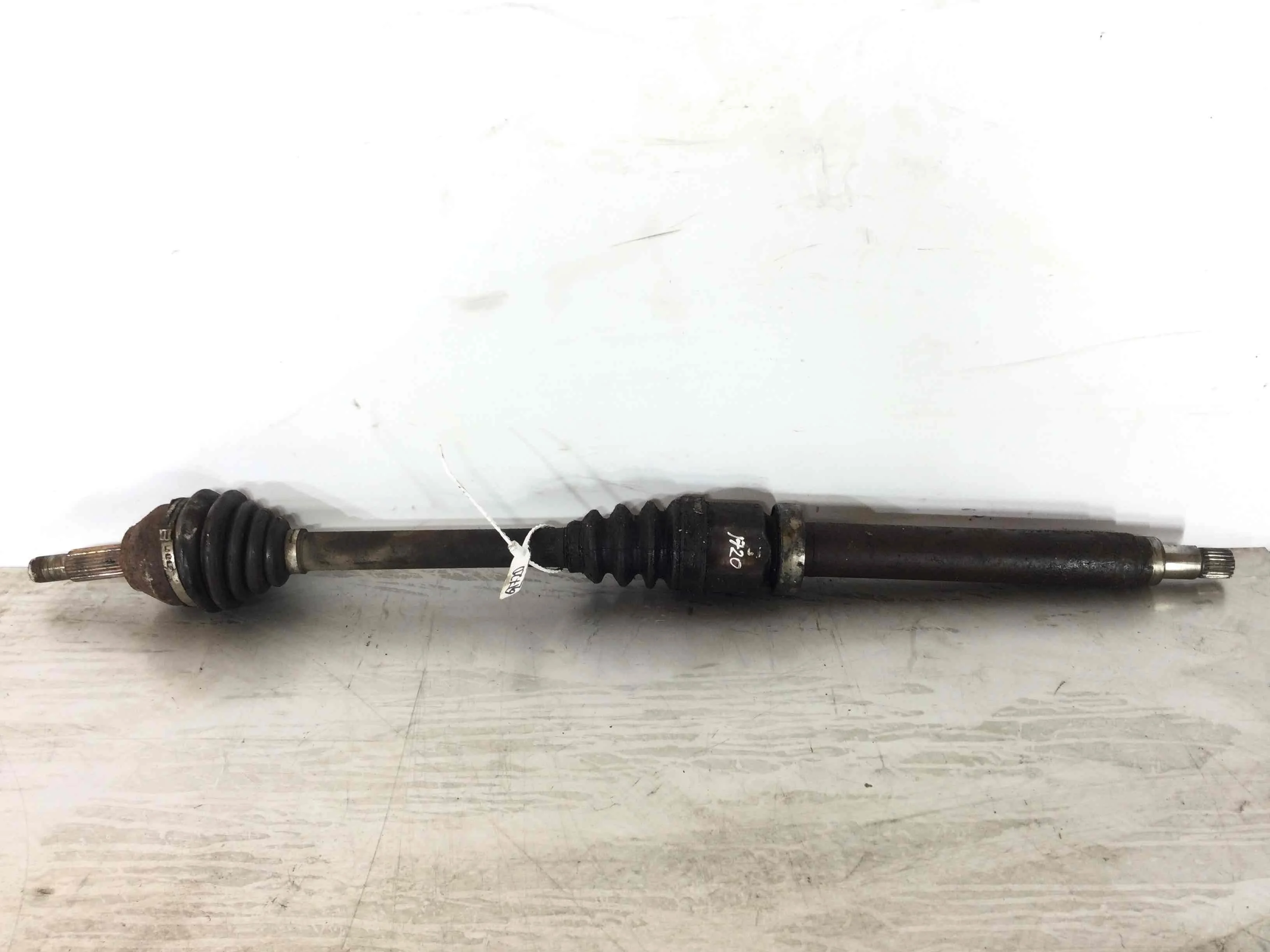 Полуось передняя правая (приводной вал, ШРУС) Ford Focus 1 поколение [рестайлинг] (2001-2005) бензин 1.6 i Механика Х/б