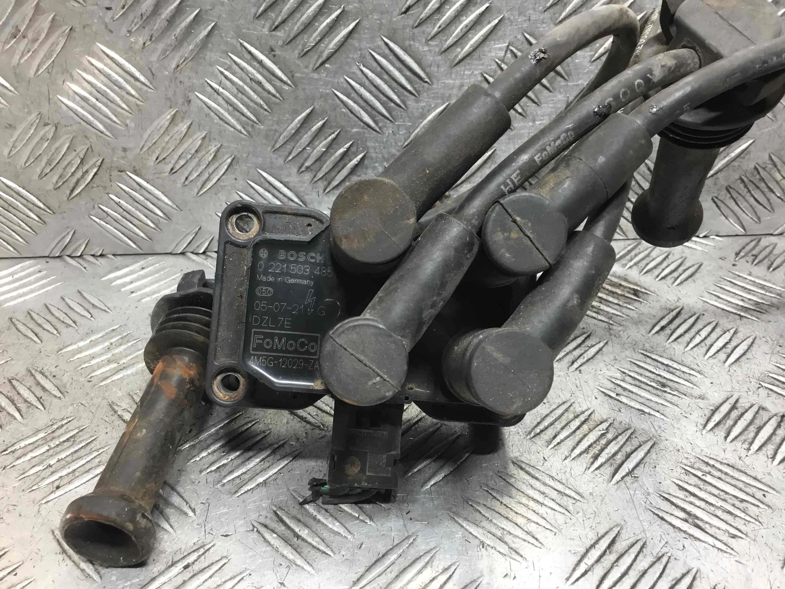 Катушка зажигания Ford Focus 2 поколение (2005-2008) бензин 1.6 i Механика Седан