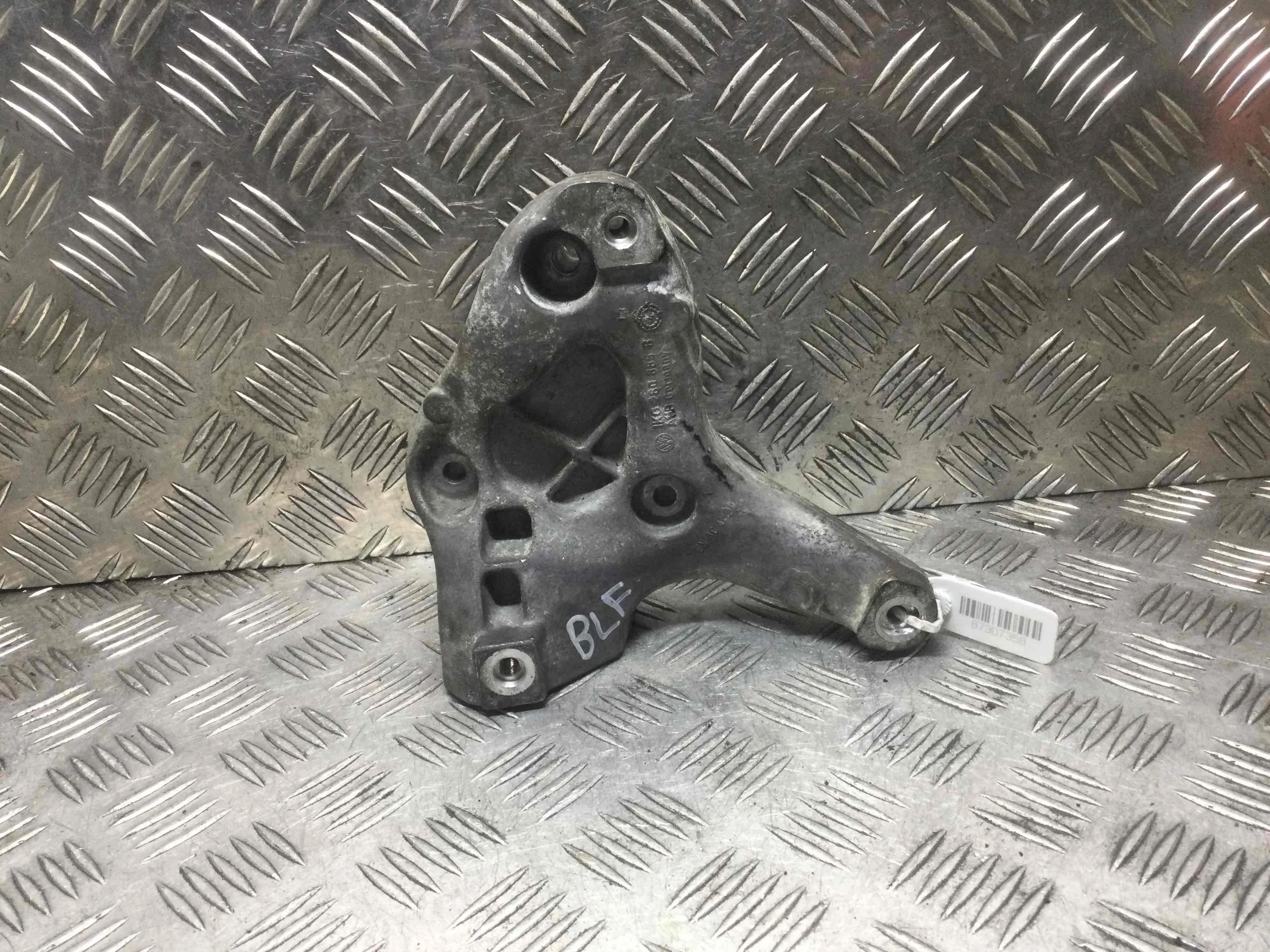 Кронштейн Audi A3 8P (2003-2005) бензин 1.6 i Механика Х/б