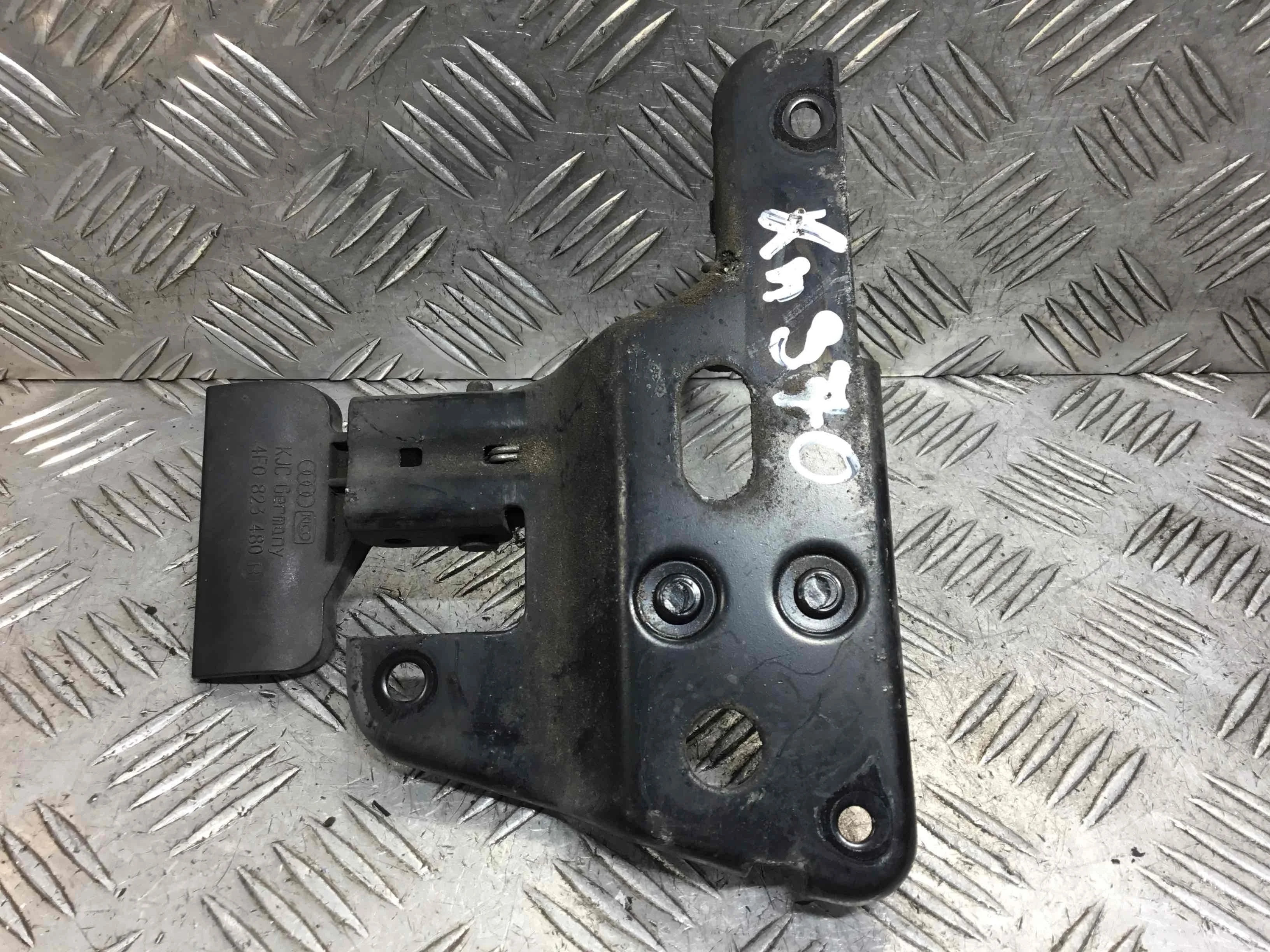 Замок капота Audi A6 C6/4F (2004-2008) дизель 3.0 TDI Автомат Универсал