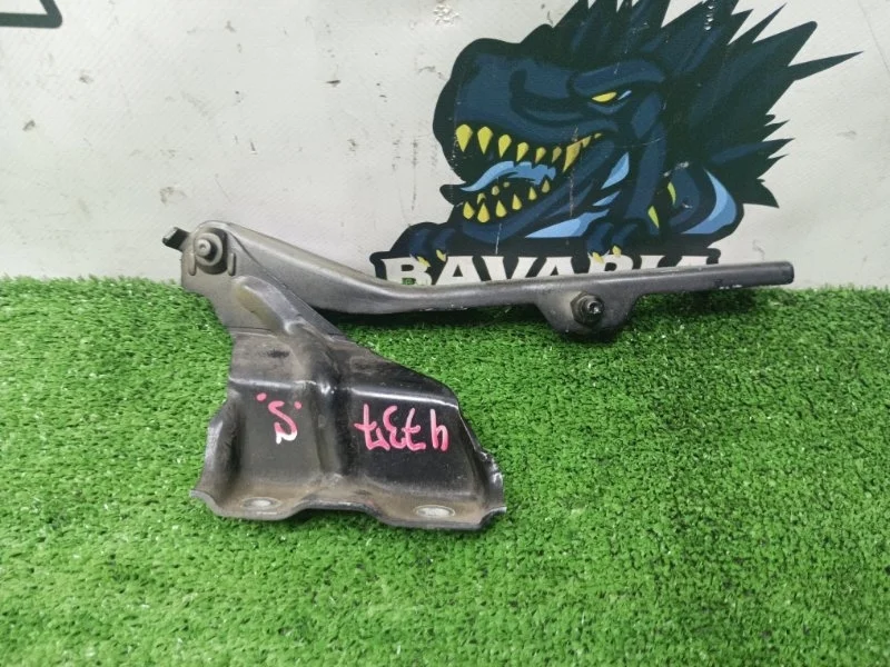 Петля капота правая Audi Q5 2013 8R0823302A 8R CNC