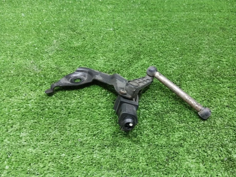 Датчик высоты дорожного просвета Audi A5 2014 1T0907503A 8T CDN