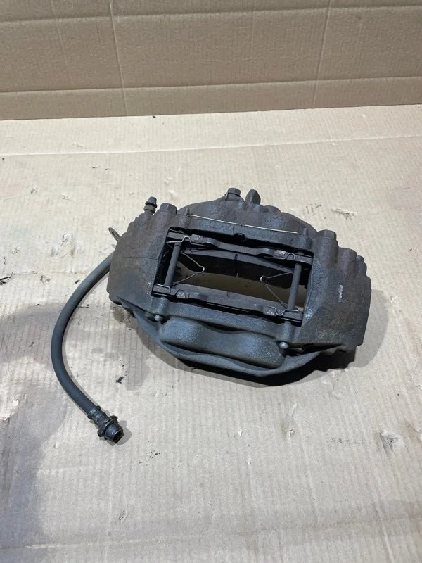 Суппорт тормозной Toyota Land Cruiser 2015 4775060280 URJ200 1VD-FTV 4.5, передний левый