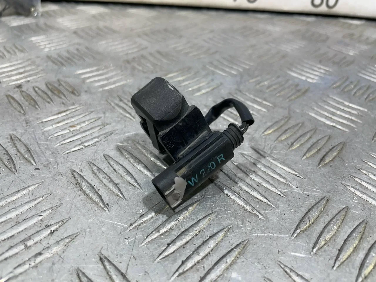 [Б/У] Форсунка омывателя лобового стекла MB [Код: 00527599 ]