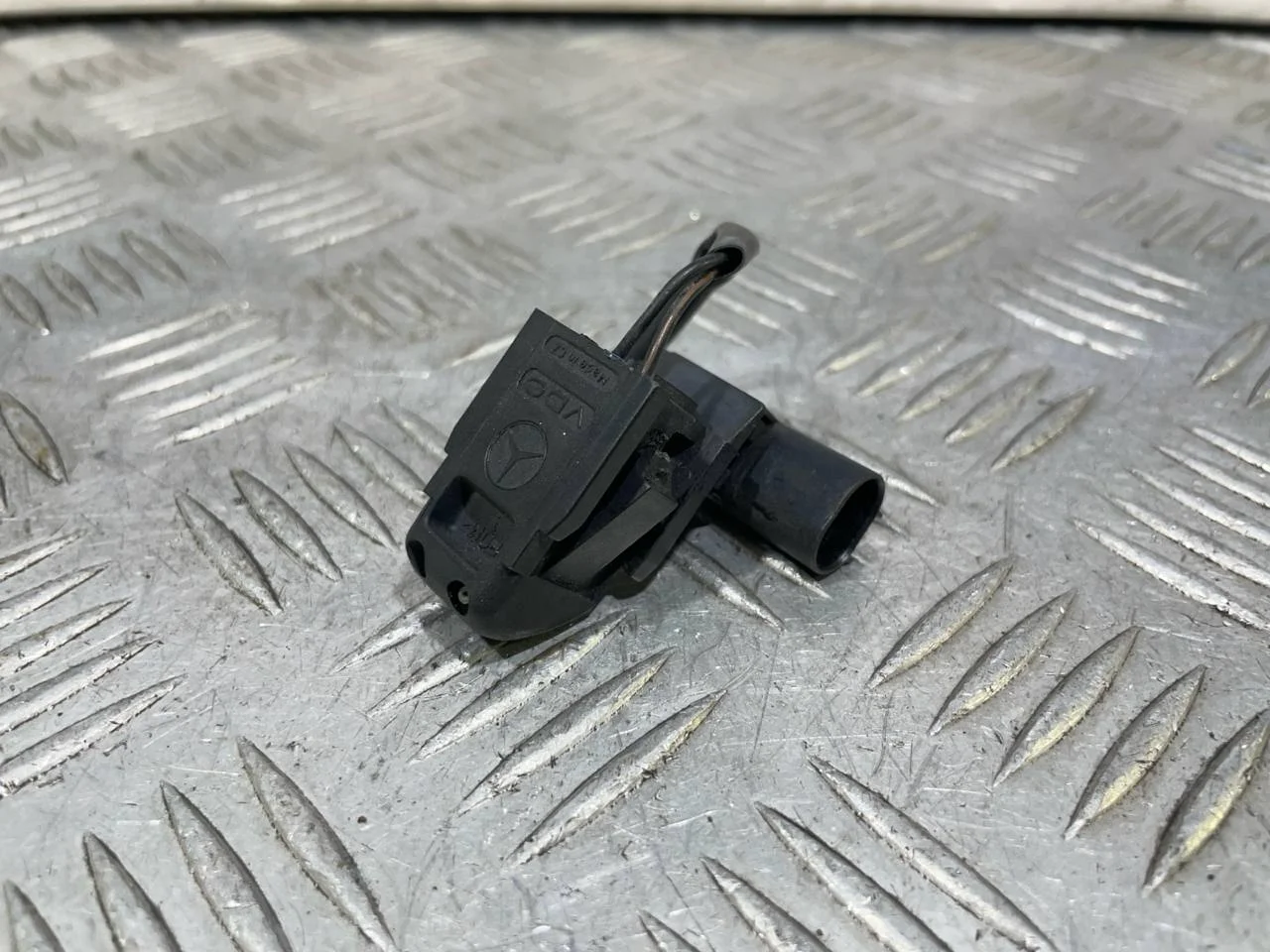 [Б/У] Форсунка омывателя лобового стекла MB [Код: 00527600 ]