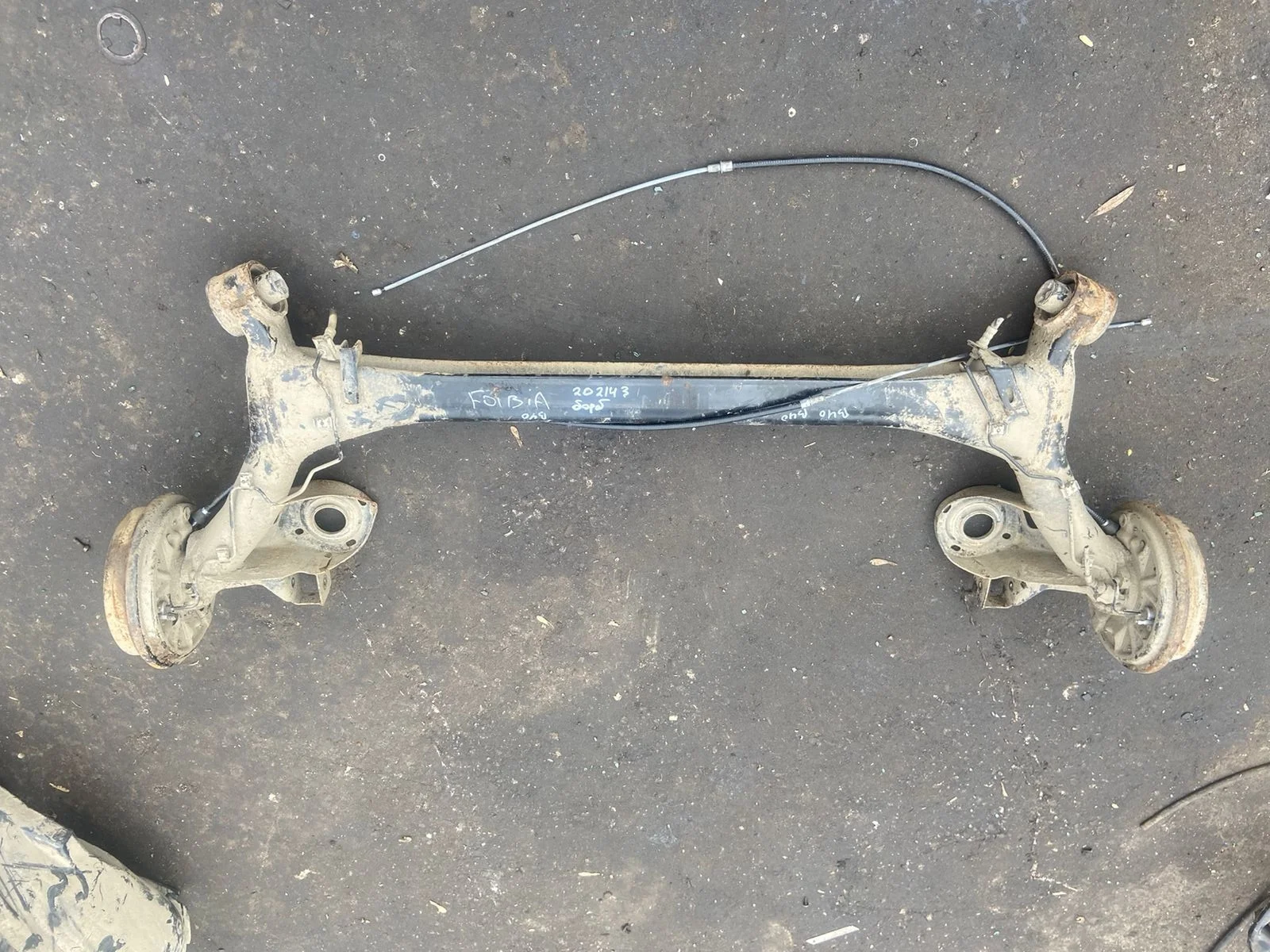 Балка SKODA FABIA 1/2, VOLKSWAGEN POLO хэтчбек 2000- задняя (барабанные тормоза) б/у FABIA 1(2000-2006);FABIA 2(2007-2015);POLO(2002-2005);POLO(2010-