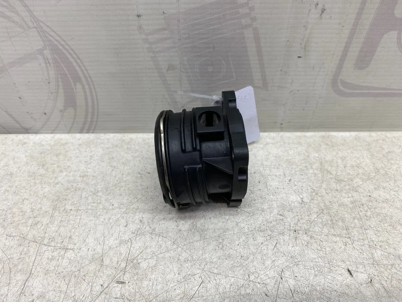 Промежуточный фланец перед дросселем Mercedes-benz 2007 W221