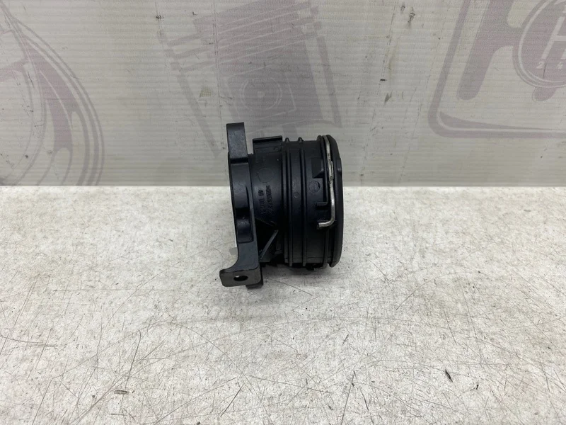 Промежуточный фланец перед дросселем Mercedes-benz 2007 W211