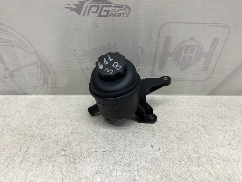 Бачок гур Mercedes-benz W203