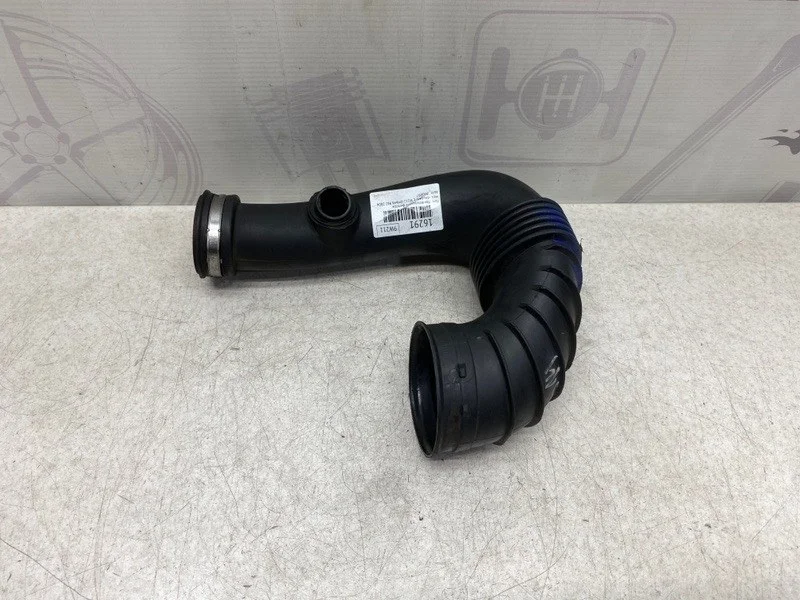 Патрубок воздушного фильтра Mercedes-benz 2004 W211