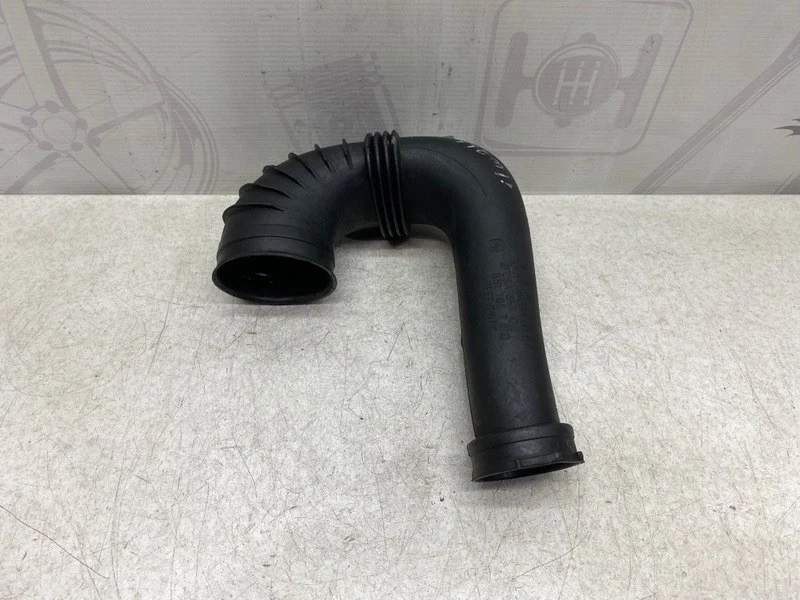 Патрубок воздушного фильтра Mercedes-benz 2002 W211