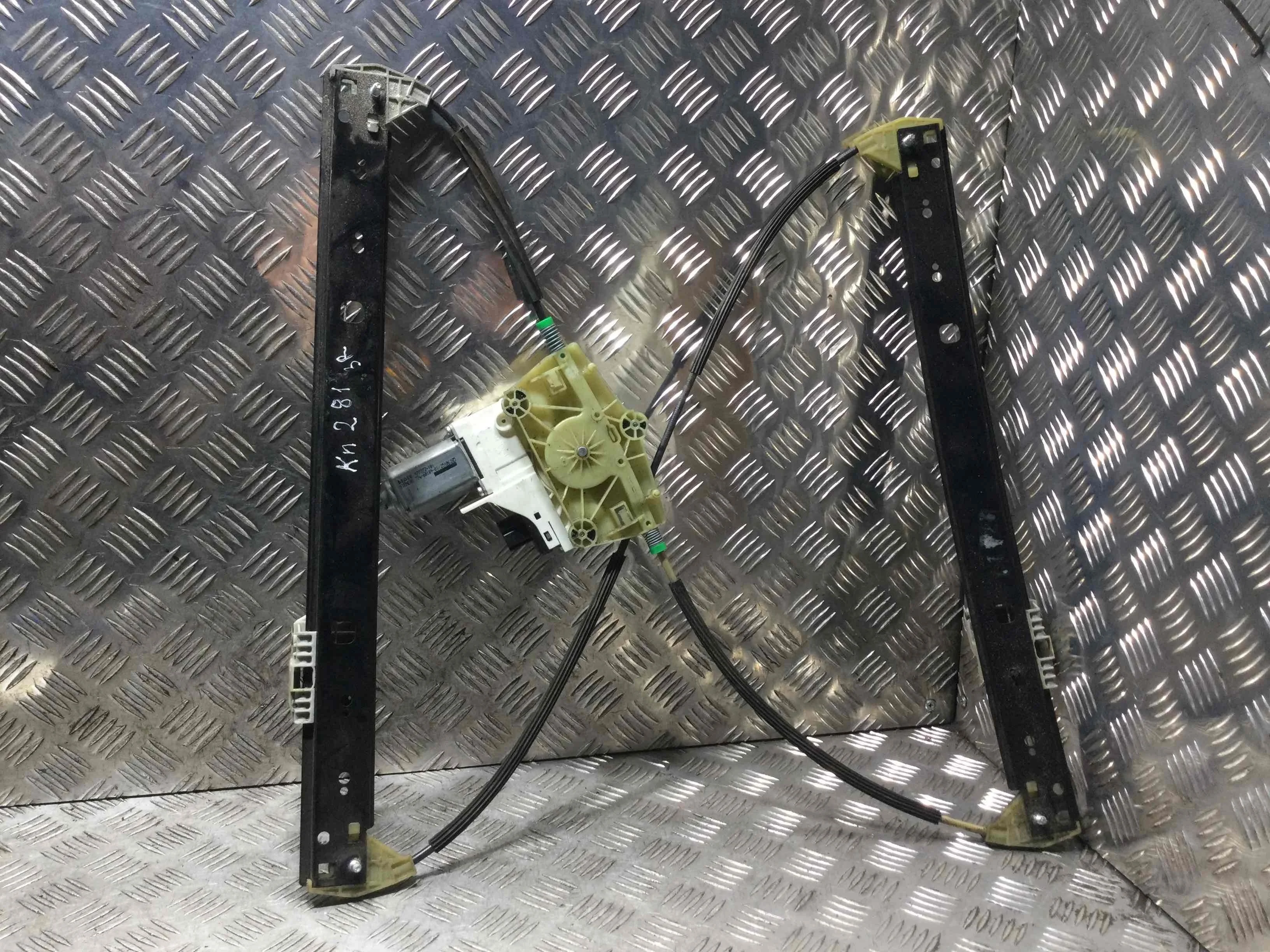 Стеклоподъемник электрический задний правый Audi Q7 Q7 4L (2005-2009) дизель 3.0 TDI  Внедорожник