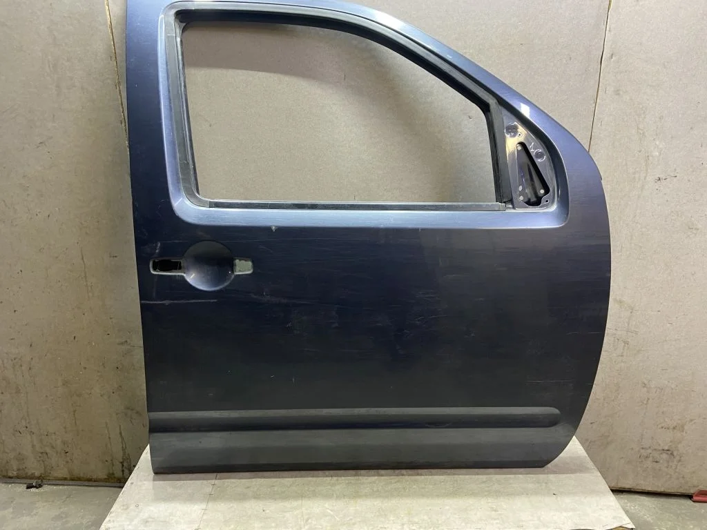 Дверь передняя правая Nissan Navara D40 Навара Д40
