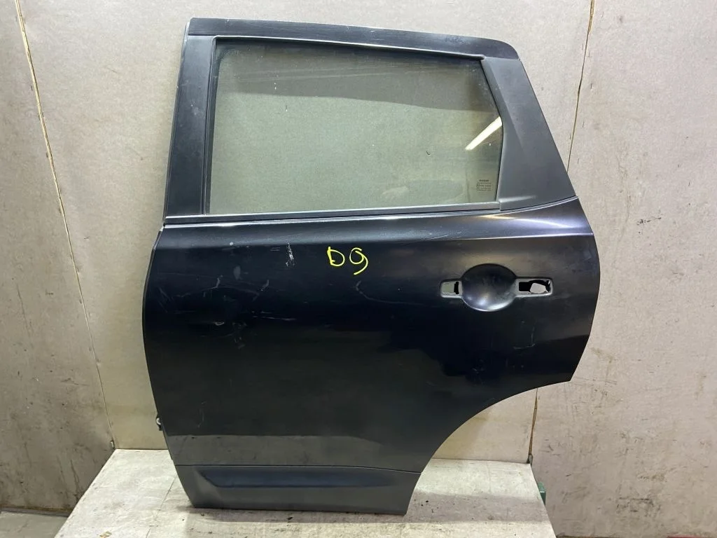 Дверь задняя левая Nissan Qashqai J10 С ДЕФЕКТОМ