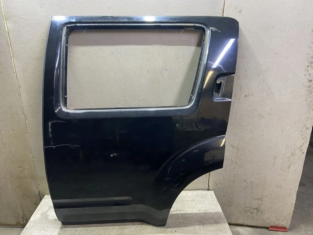 Дверь задняя левая Nissan Pathfinder 51