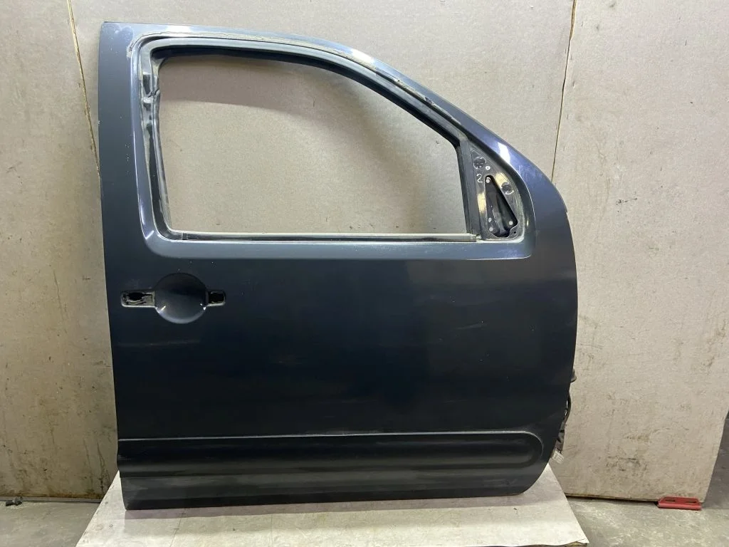 Дверь передняя правая Nissan Pathfinder R51