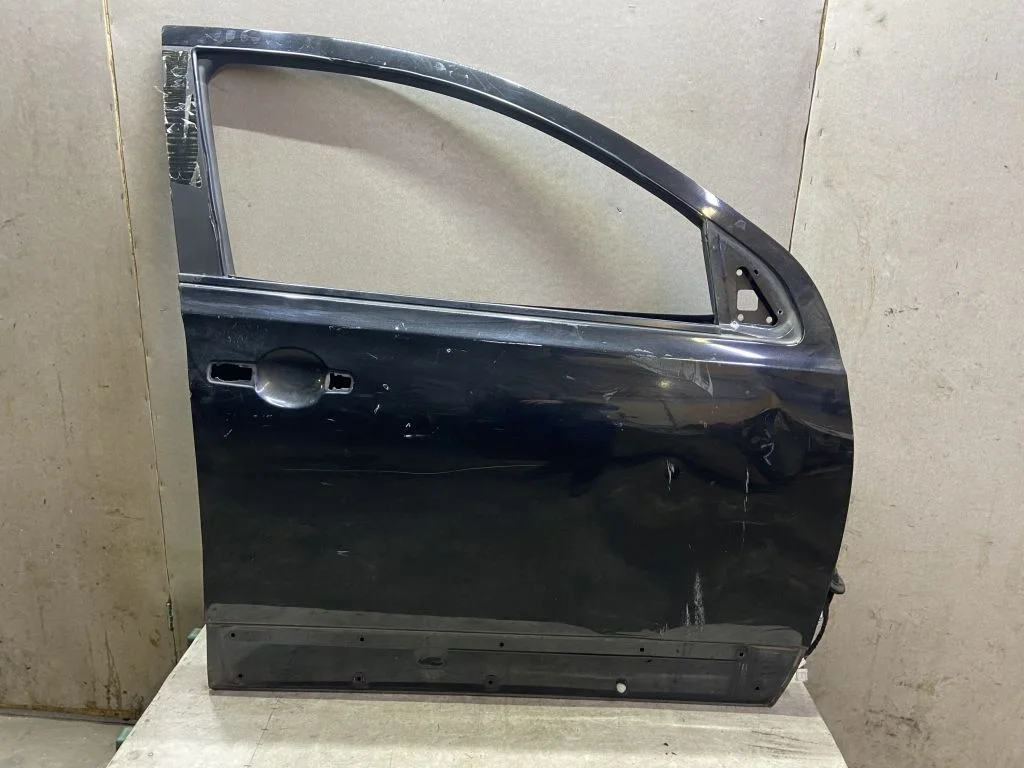 Дверь передняя правая Nissan Qashqai J10 ДЕФЕКТ