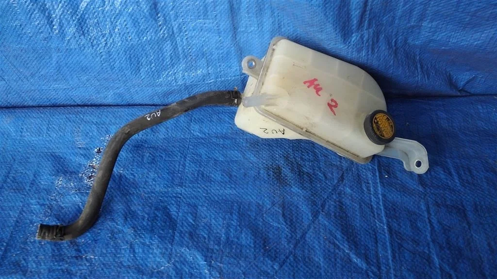 Б.у. бачок расширительный TOYOTA AURIS ZRE150 TOYOTA AURIS ZRE150