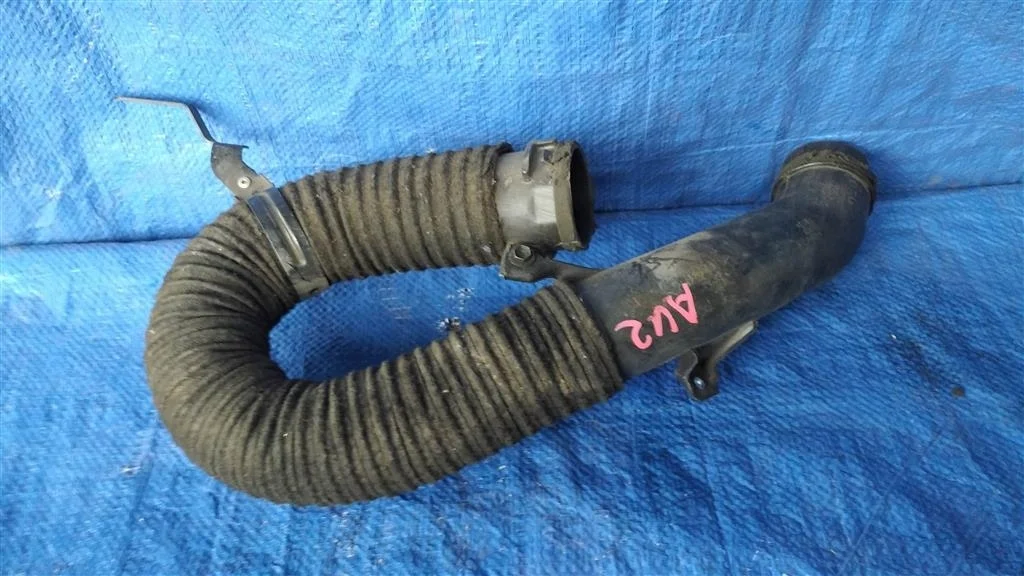 Б.у. воздухозаборник TOYOTA AURIS ZRE150 TOYOTA AURIS ZRE150