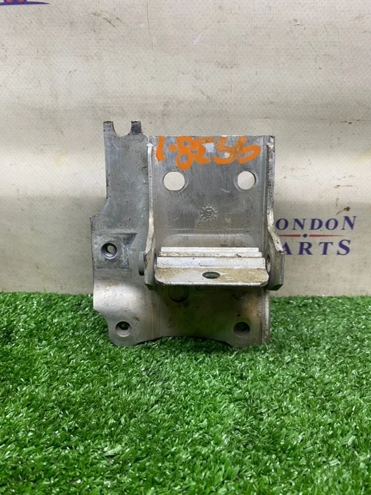 Кронштейн усилителя бампера BMW F10