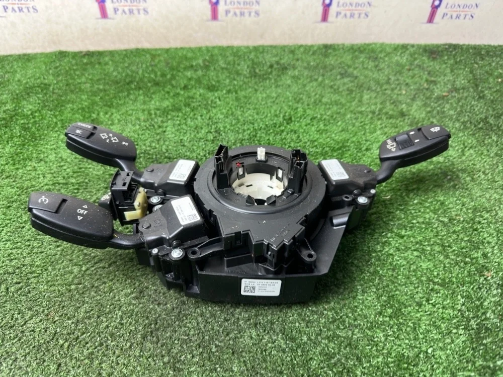 Коммутационный центр в рулевой колонке BMW E63