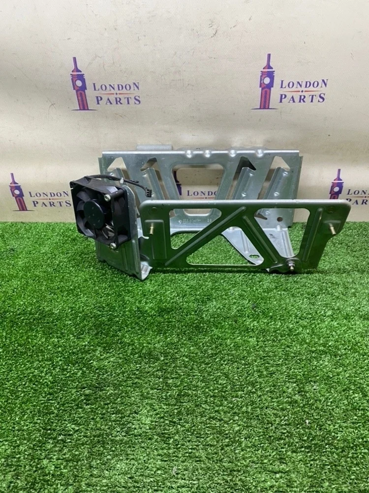 Кронштейн усилителя звука BMW F06