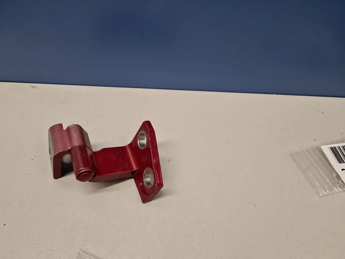 Петля двери передней правой верхняя для Volkswagen Passat B6 2005-2010